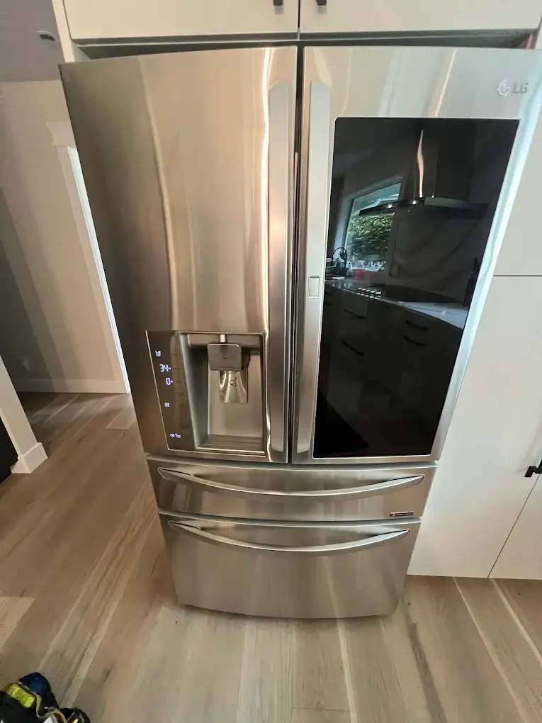 Refrigerator & Freezer